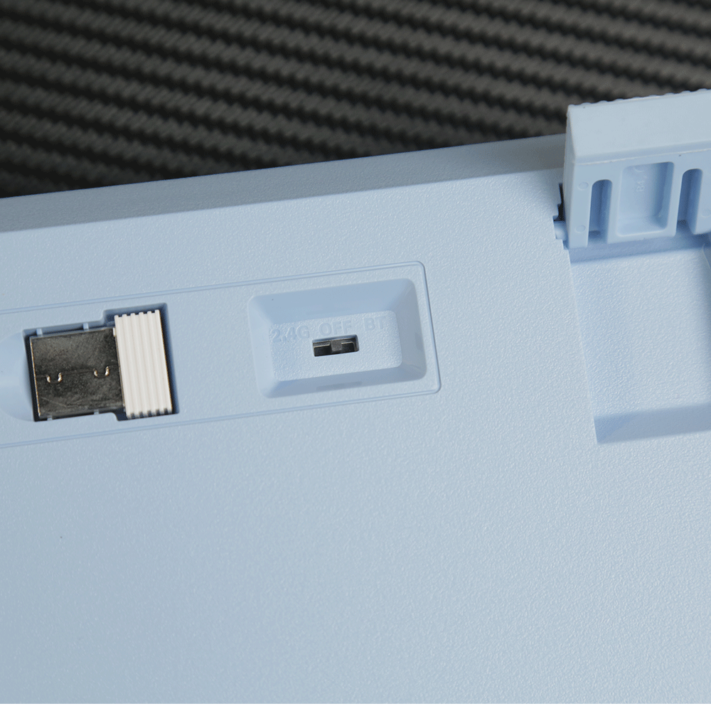 E-Yooso Z-94 Tri-Mode RGB 94 Keys Hot Swappable Mechanical Keyboard Gradiant Blue Linear White Switch