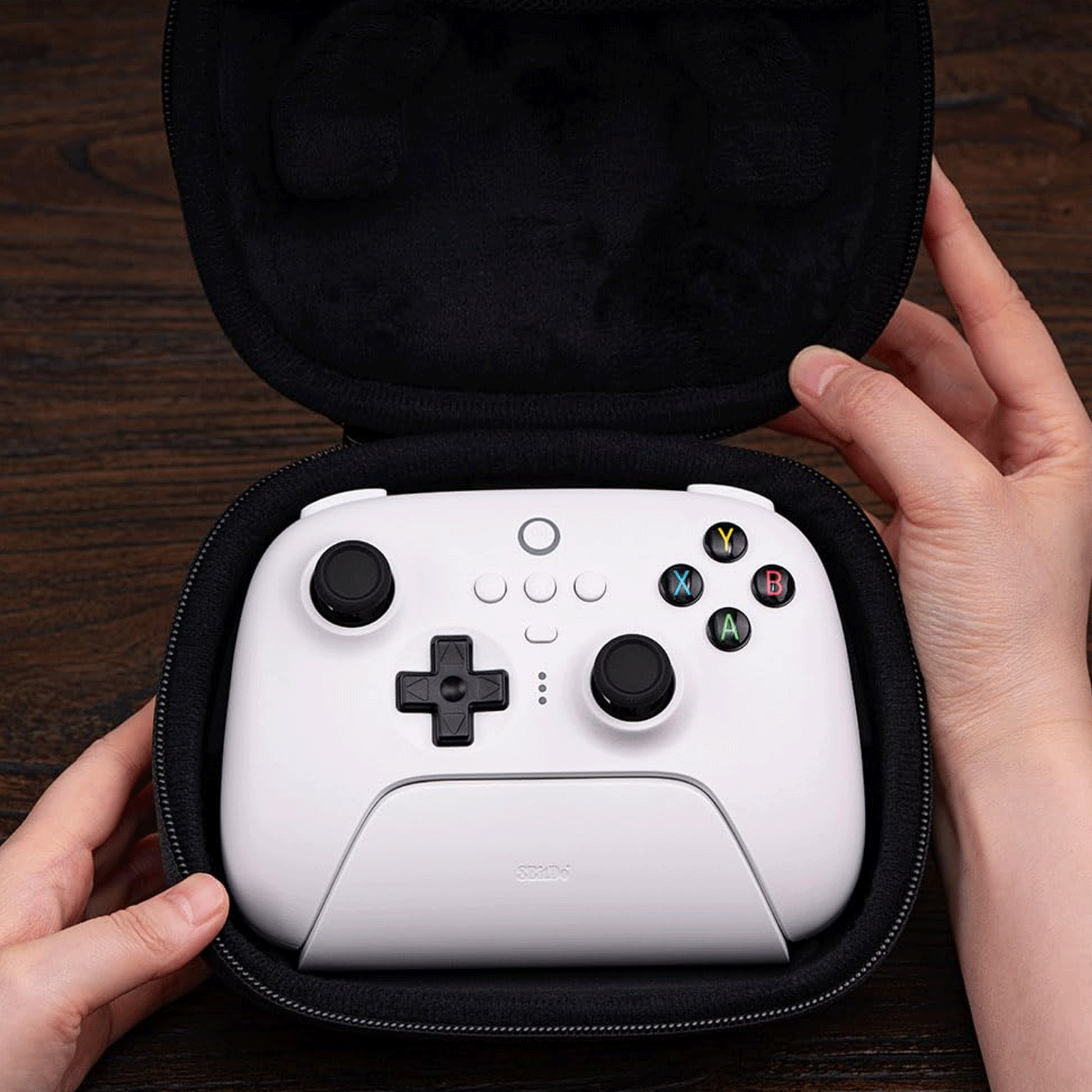 8BitDo Classic Controller Travel Case for 8BitDo Ultimate Controller & Charging Dock