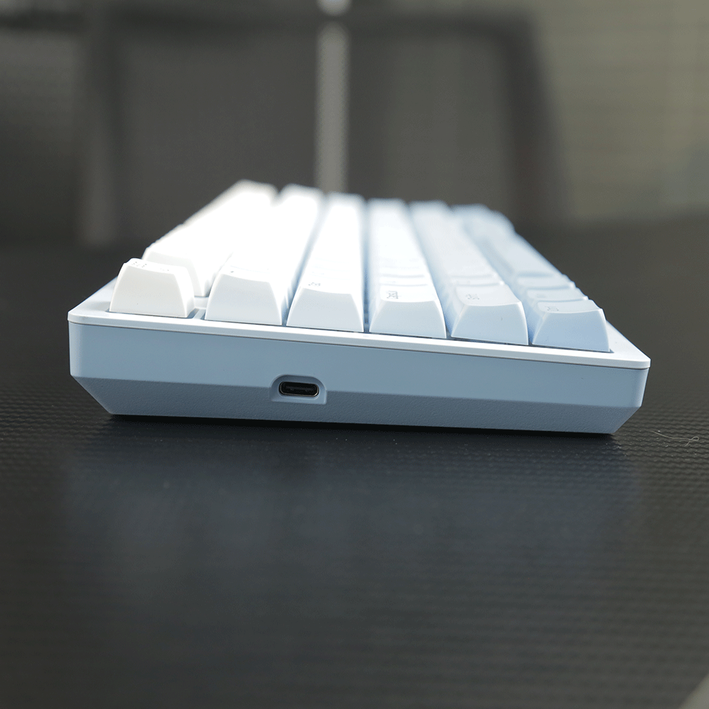 E-Yooso Z-94 Tri-Mode RGB 94 Keys Hot Swappable Mechanical Keyboard Gradiant Blue Linear White Switch