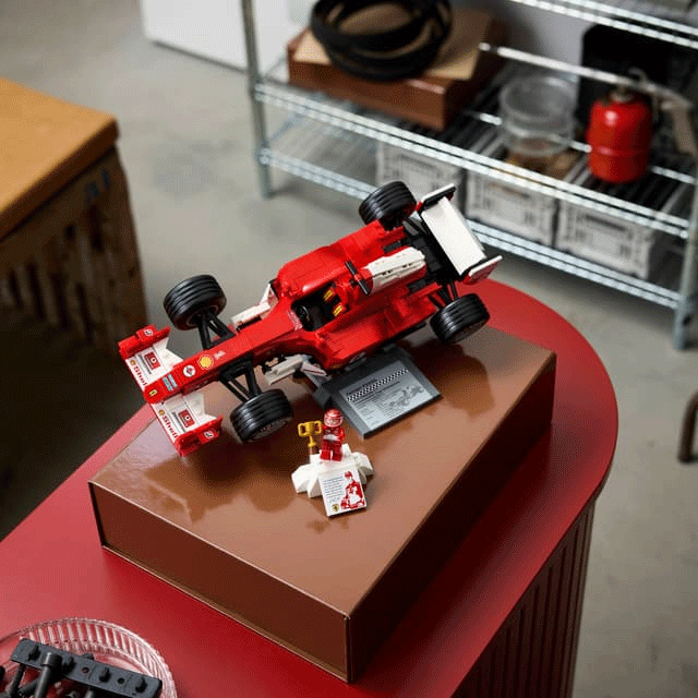 LEGO Icons Ferrari F2004 & Michael Schumacher (11375)