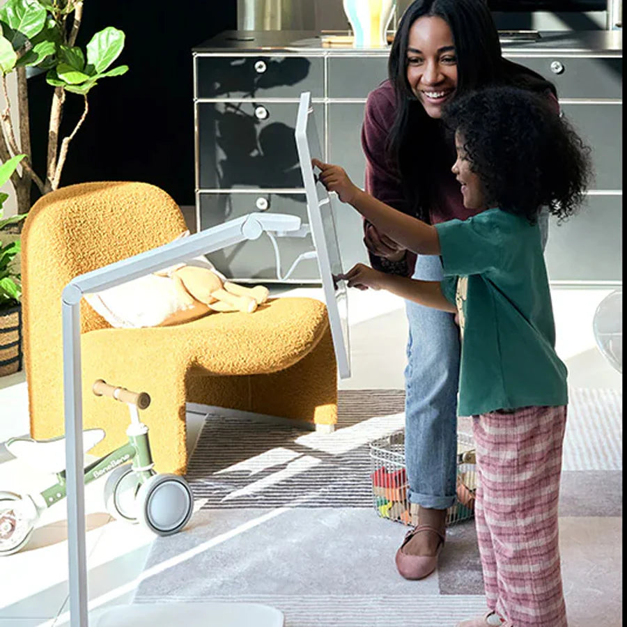 LG 32U889SA-W 31.5" 4K UHD (3840x2160) 60Hz 5ms GTG IPS Smart Monitor Swing