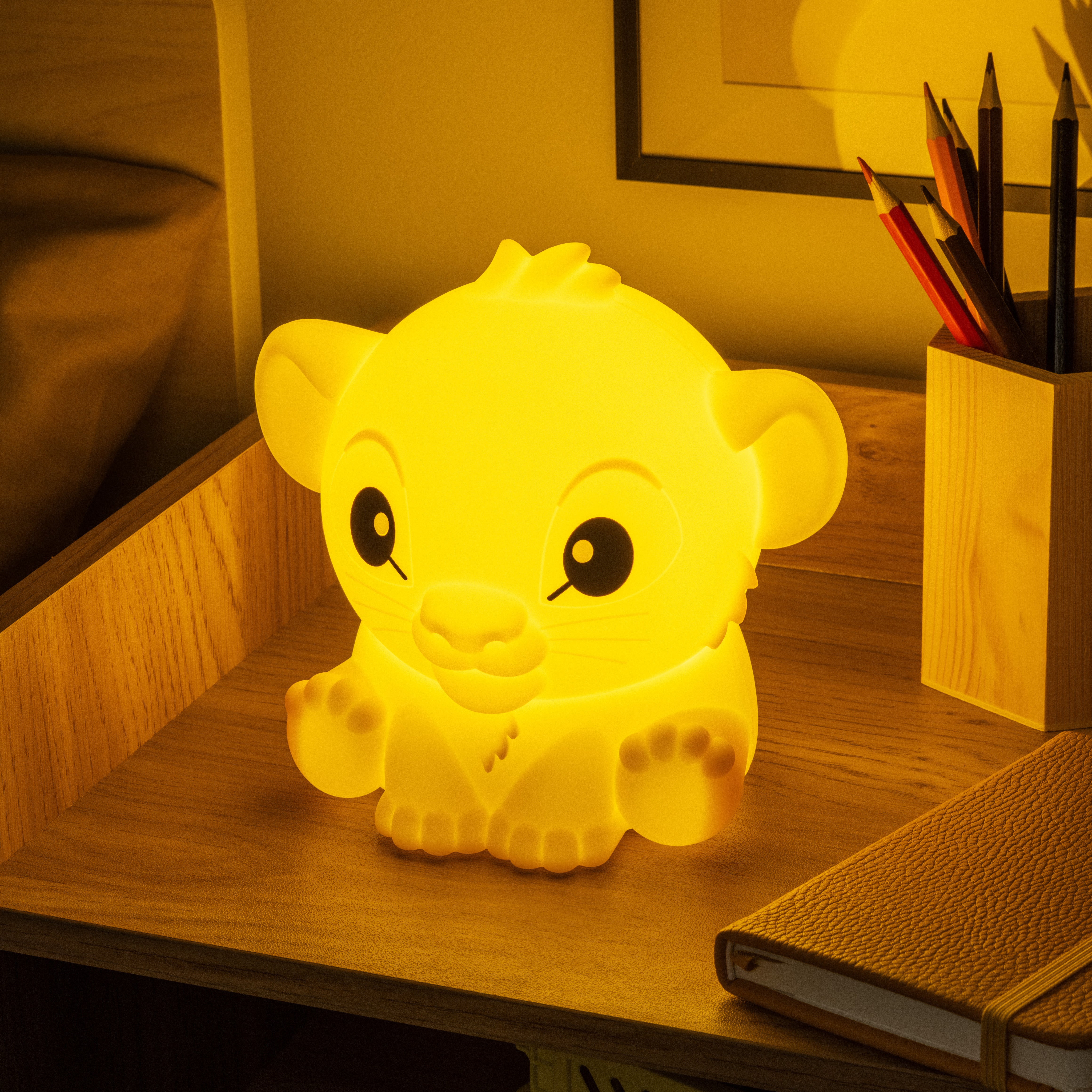 Paladone Disney Simba SquishyGlo Rechargeable Silicone Light (PP14463LK)