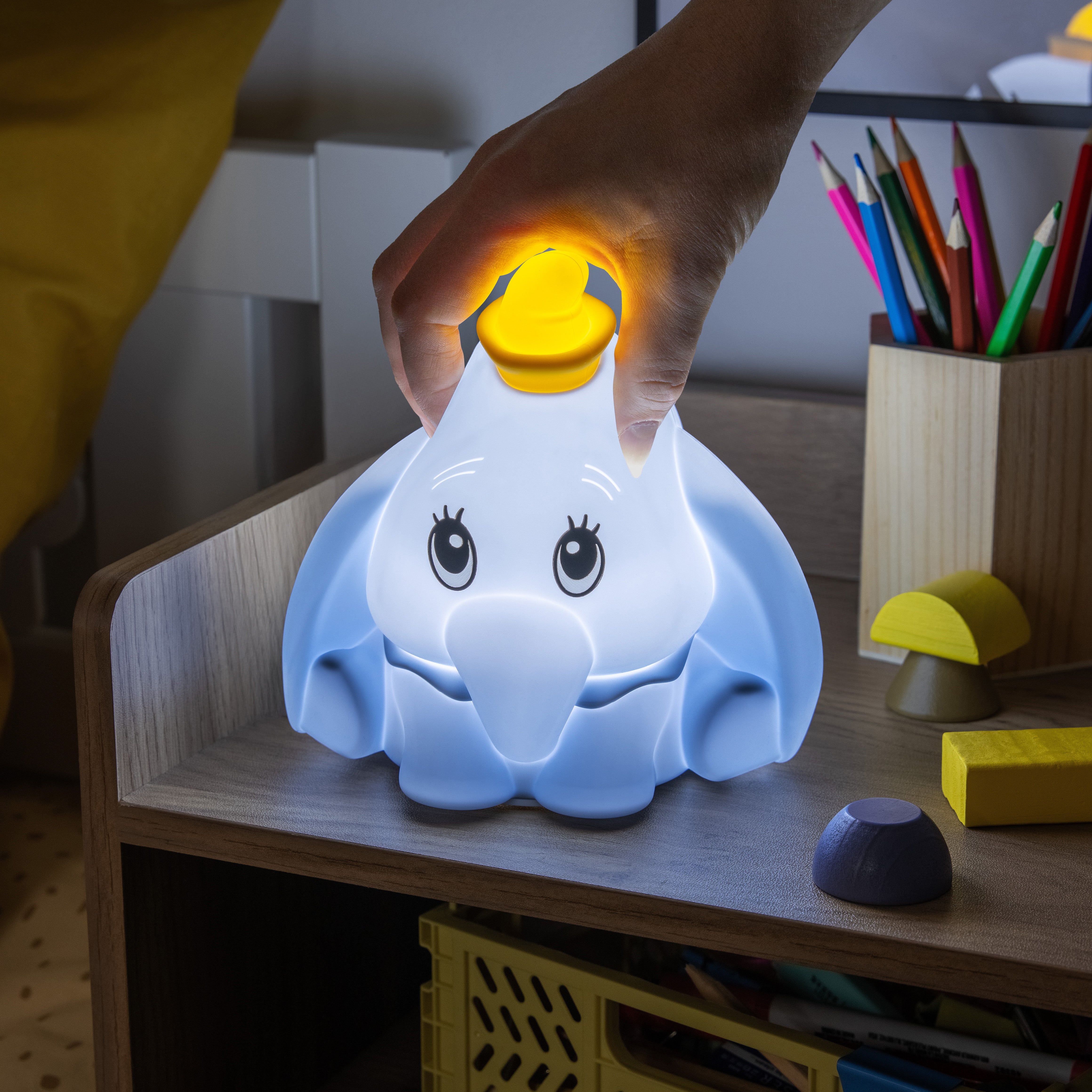 Paladone Disney Dumbo SquishyGlo Rechargeable Silicone Light (PP14465DUM)